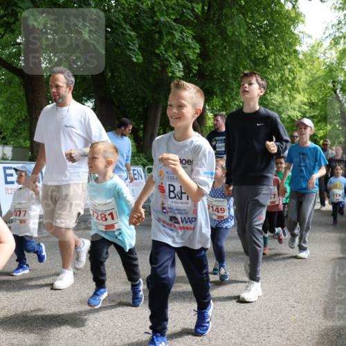 17.05.2025 - Störlauf Strokosch-Dieckow http://msf.ph/oto/7846066 17.05.2025 13:02:51 Ziel 2025, 26, 077, 281, 149, 7217 meine-sportfotos.de
