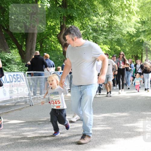 17.05.2025 - Störlauf Strokosch-Dieckow http://msf.ph/oto/7846089 17.05.2025 13:03:14 Ziel 7245, 7244 meine-sportfotos.de