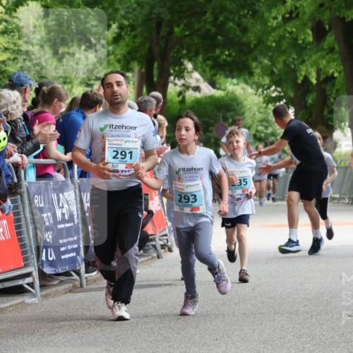 17.05.2025 - Störlauf Strokosch-Dieckow http://msf.ph/oto/7846730 17.05.2025 13:41:43 Ziel 9, 40, 7, 25524, 291, 293, 35, 285 meine-sportfotos.de
