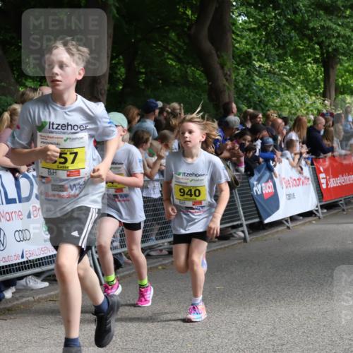 17.05.2025 - Störlauf Strokosch-Dieckow http://msf.ph/oto/7848804 17.05.2025 14:11:41 Ziel 2025, 57, 940, 1216, 740 meine-sportfotos.de