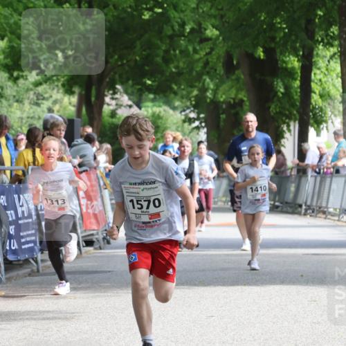 17.05.2025 - Störlauf Strokosch-Dieckow http://msf.ph/oto/7851400 17.05.2025 14:57:17 Ziel 40, 1313, 2025, 1570, 1410 meine-sportfotos.de