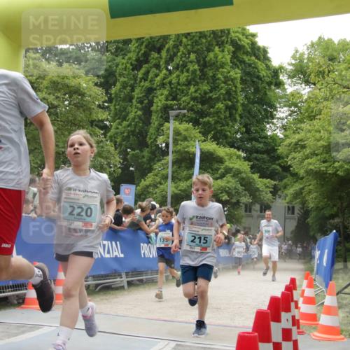 17.05.2025 - Störlauf H.Heesch http://msf.ph/oto/7853776 17.05.2025 13:42:18 Ziel  meine-sportfotos.de