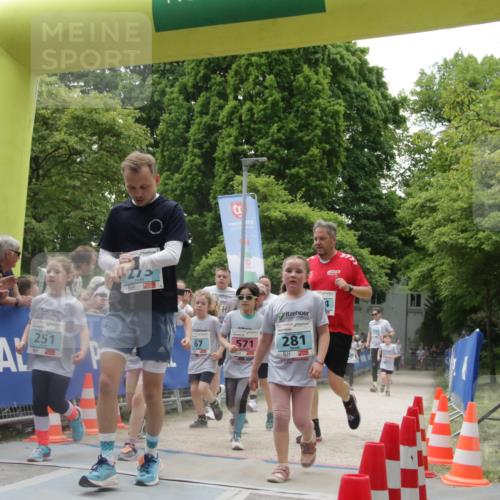 17.05.2025 - Störlauf H.Heesch http://msf.ph/oto/7854086 17.05.2025 13:45:37 Ziel  meine-sportfotos.de