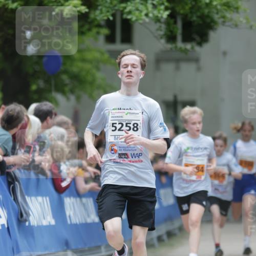 17.05.2025 - Störlauf H.Heesch http://msf.ph/oto/7876101 17.05.2025 15:25:37 Ziel  meine-sportfotos.de