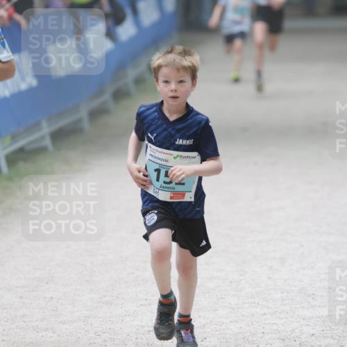 17.05.2025 - Störlauf H.Heesch http://msf.ph/oto/7893474 17.05.2025 13:42:34 Ziel 20, 2, 23, 152 meine-sportfotos.de