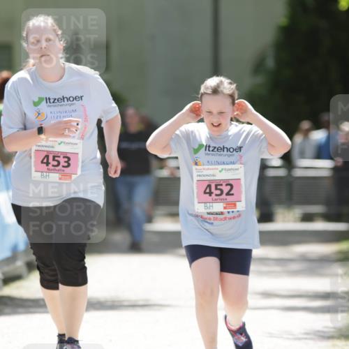 17.05.2025 - Störlauf H.Heesch http://msf.ph/oto/7893491 17.05.2025 14:03:22 Ziel 2025, 453, 2025, 452 meine-sportfotos.de