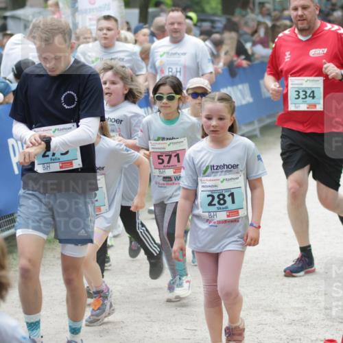 17.05.2025 - Störlauf H.Heesch http://msf.ph/oto/7894051 17.05.2025 13:45:38 Ziel 3, 44, 334, 571, 2025, 281 meine-sportfotos.de