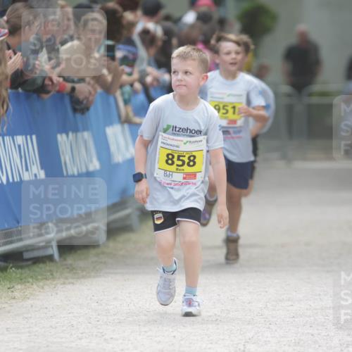 17.05.2025 - Störlauf H.Heesch http://msf.ph/oto/7894385 17.05.2025 14:13:31 Ziel 2025, 858, 951 meine-sportfotos.de
