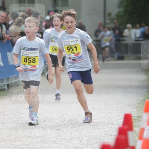 17.05.2025 - Störlauf H.Heesch http://msf.ph/oto/7894396 17.05.2025 14:13:32 Ziel 2025, 858, 96, 2025, 951 meine-sportfotos.de