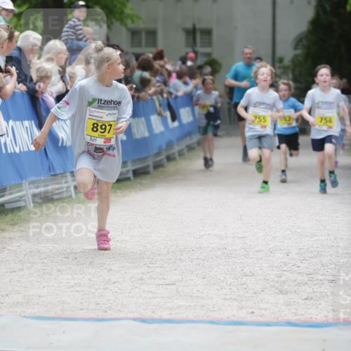 17.05.2025 - Störlauf H.Heesch http://msf.ph/oto/7894589 17.05.2025 14:14:16 Ziel 897, 755, 756 meine-sportfotos.de