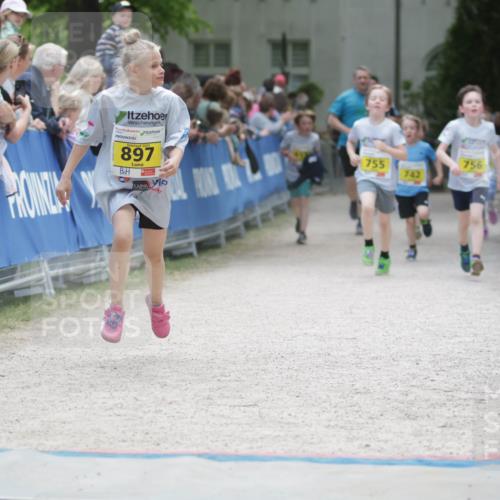 17.05.2025 - Störlauf H.Heesch http://msf.ph/oto/7894592 17.05.2025 14:14:16 Ziel 2025, 897, 755, 756, 742 meine-sportfotos.de