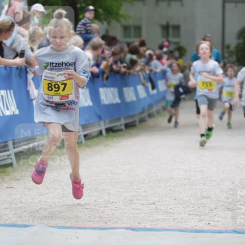 17.05.2025 - Störlauf H.Heesch http://msf.ph/oto/7894606 17.05.2025 14:14:17 Ziel 2025, 897, 755, 756 meine-sportfotos.de
