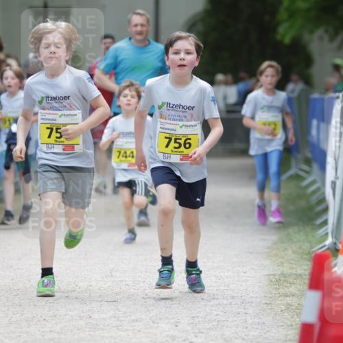 17.05.2025 - Störlauf H.Heesch http://msf.ph/oto/7894614 17.05.2025 14:14:18 Ziel 2025, 742, 2021, 75, 744, 2025, 756 meine-sportfotos.de
