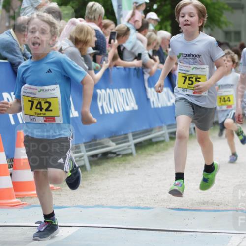 17.05.2025 - Störlauf H.Heesch http://msf.ph/oto/7894644 17.05.2025 14:14:20 Ziel 2025, 742, 2025, 755, 144, 752 meine-sportfotos.de