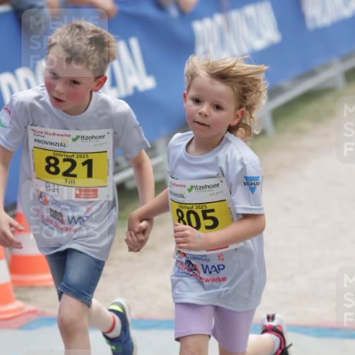 17.05.2025 - Störlauf H.Heesch http://msf.ph/oto/7894758 17.05.2025 14:14:47 Ziel 2025, 821, 2025, 805 meine-sportfotos.de