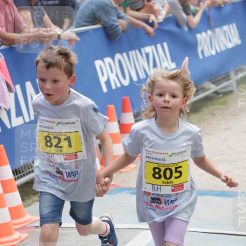 17.05.2025 - Störlauf H.Heesch http://msf.ph/oto/7894764 17.05.2025 14:14:47 Ziel 2025, 821, 2025, 805 meine-sportfotos.de