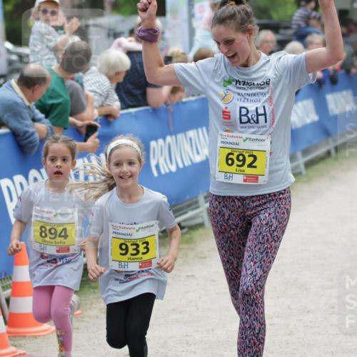 17.05.2025 - Störlauf H.Heesch http://msf.ph/oto/7894931 17.05.2025 14:15:26 Ziel 2025, 894, 2025, 933, 2025, 692, 795 meine-sportfotos.de