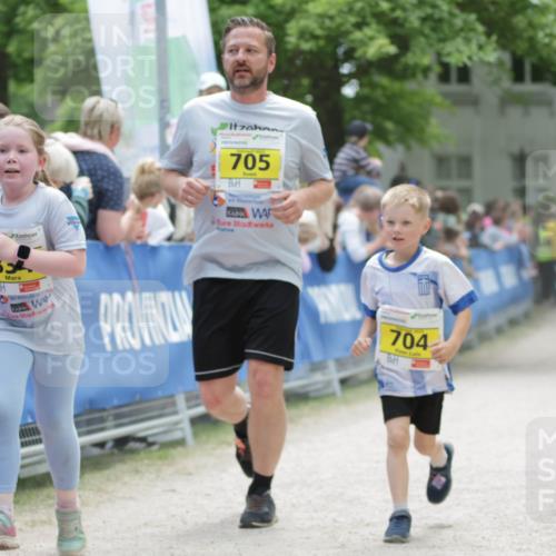 17.05.2025 - Störlauf H.Heesch http://msf.ph/oto/7894996 17.05.2025 14:15:43 Ziel 85, 705, 704 meine-sportfotos.de