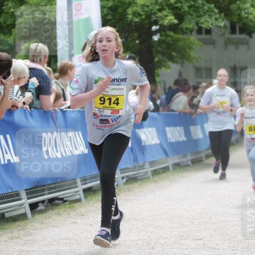 17.05.2025 - Störlauf H.Heesch http://msf.ph/oto/7895117 17.05.2025 14:16:08 Ziel 2025, 914, 882 meine-sportfotos.de