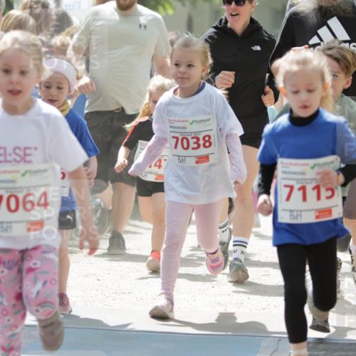 17.05.2025 - Störlauf H.Heesch http://msf.ph/oto/7895165 17.05.2025 13:02:12 Ziel 7064, 2, 47, 2025, 7038, 7115, 727 meine-sportfotos.de