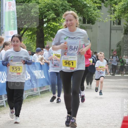 17.05.2025 - Störlauf H.Heesch http://msf.ph/oto/7895488 17.05.2025 14:17:14 Ziel 1, 9, 1992, 959, 706, 961 meine-sportfotos.de
