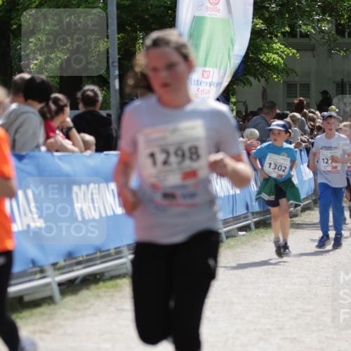 17.05.2025 - Störlauf H.Heesch http://msf.ph/oto/7896519 17.05.2025 14:50:40 Ziel 1298, 1302, 127 meine-sportfotos.de