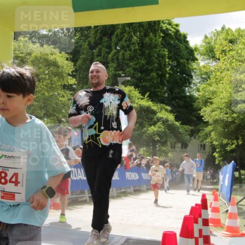 17.05.2025 - Störlauf H.Heesch http://msf.ph/oto/7896838 17.05.2025 13:02:15 Ziel 2025, 184, 105, 17, 89 meine-sportfotos.de