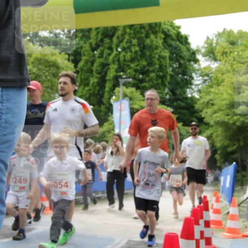 17.05.2025 - Störlauf H.Heesch http://msf.ph/oto/7897230 17.05.2025 13:02:57 Ziel 1249, 054 meine-sportfotos.de