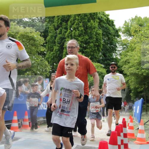17.05.2025 - Störlauf H.Heesch http://msf.ph/oto/7897243 17.05.2025 13:02:58 Ziel 2025, 970541, 7220, 25, 71 meine-sportfotos.de