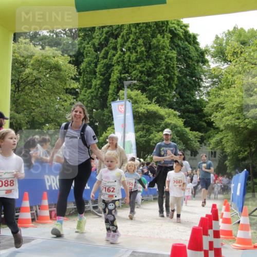 17.05.2025 - Störlauf H.Heesch http://msf.ph/oto/7897281 17.05.2025 13:03:01 Ziel 7088, 162, 7083 meine-sportfotos.de