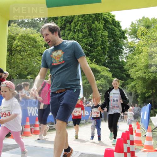17.05.2025 - Störlauf H.Heesch http://msf.ph/oto/7897327 17.05.2025 13:03:06 Ziel 95, 25, 94, 72137270, 100 meine-sportfotos.de