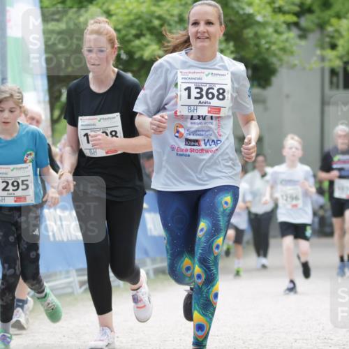 17.05.2025 - Störlauf H.Heesch http://msf.ph/oto/7897902 17.05.2025 14:55:01 Ziel 2025, 1295, 2025, 18, 2025, 1368, 1296 meine-sportfotos.de