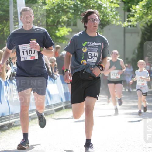 17.05.2025 - Störlauf H.Heesch http://msf.ph/oto/7898570 17.05.2025 14:44:29 Ziel 2025, 1107, 200, 1227, 1181 meine-sportfotos.de