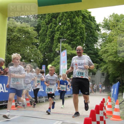 17.05.2025 - Störlauf H.Heesch http://msf.ph/oto/7899098 17.05.2025 13:43:22 Ziel 3, 649, 339, 110, 124 meine-sportfotos.de