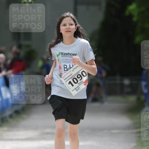17.05.2025 - Störlauf H.Heesch http://msf.ph/oto/7899279 17.05.2025 15:04:13 Ziel 14, 15, 1090 meine-sportfotos.de