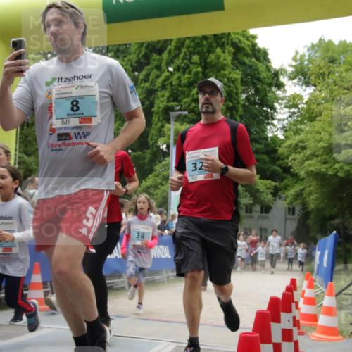 17.05.2025 - Störlauf H.Heesch http://msf.ph/oto/7899504 17.05.2025 13:45:16 Ziel 8, 24, 38, 32 meine-sportfotos.de
