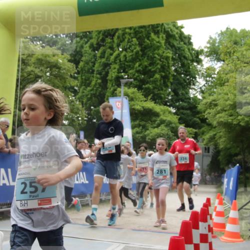 17.05.2025 - Störlauf H.Heesch http://msf.ph/oto/7899675 17.05.2025 13:45:37 Ziel 2025, 178, 25, 281, 334 meine-sportfotos.de