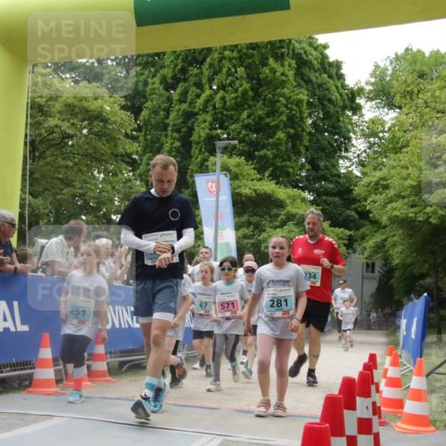 17.05.2025 - Störlauf H.Heesch http://msf.ph/oto/7899681 17.05.2025 13:45:37 Ziel 67, 571, 281, 334 meine-sportfotos.de