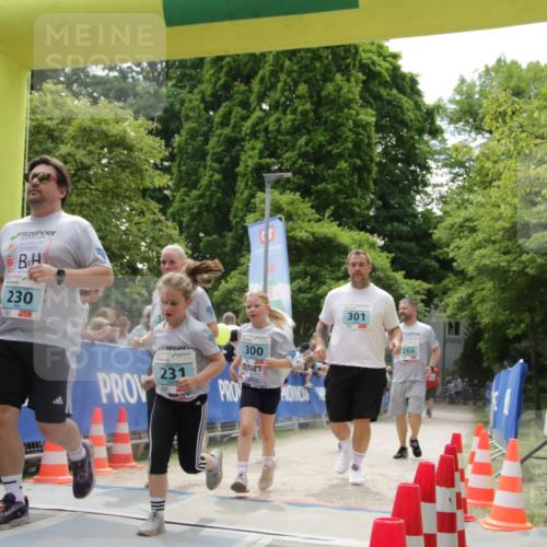 17.05.2025 - Störlauf H.Heesch http://msf.ph/oto/7899979 17.05.2025 13:46:57 Ziel 230, 231, 300, 301, 266 meine-sportfotos.de
