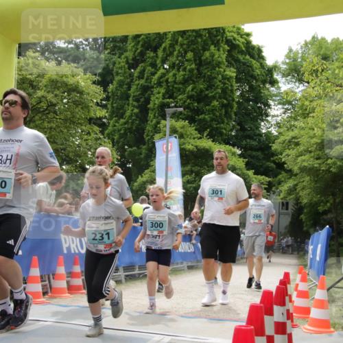 17.05.2025 - Störlauf H.Heesch http://msf.ph/oto/7899982 17.05.2025 13:46:57 Ziel 230, 231, 300, 301, 301 meine-sportfotos.de