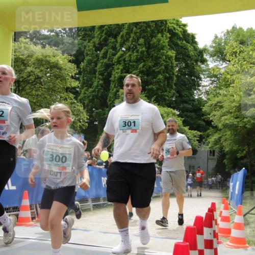 17.05.2025 - Störlauf H.Heesch http://msf.ph/oto/7899998 17.05.2025 13:46:58 Ziel 302, 300, 00, 301 meine-sportfotos.de