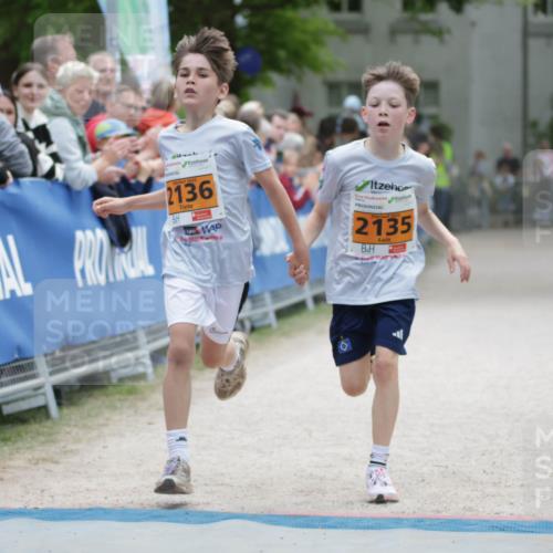 17.05.2025 - Störlauf H.Heesch http://msf.ph/oto/7900331 17.05.2025 15:22:49 Ziel 2025, 2136, 20, 2135 meine-sportfotos.de