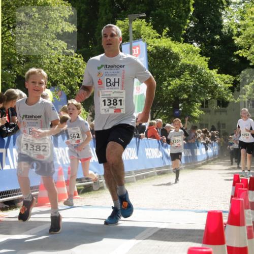 17.05.2025 - Störlauf H.Heesch http://msf.ph/oto/7900616 17.05.2025 14:49:42 Ziel 1381, 00, 1382, 562, 1301, 1052 meine-sportfotos.de