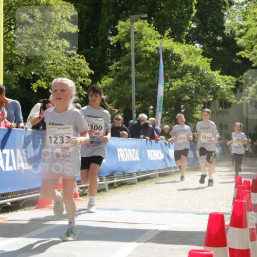 17.05.2025 - Störlauf H.Heesch http://msf.ph/oto/7900989 17.05.2025 14:52:39 Ziel 1233, 100, 1513, 1039 meine-sportfotos.de
