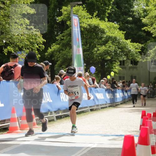 17.05.2025 - Störlauf H.Heesch http://msf.ph/oto/7901479 17.05.2025 15:05:34 Ziel 112, 51, 1070, 1067 meine-sportfotos.de