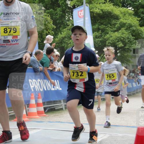 17.05.2025 - Störlauf H.Heesch http://msf.ph/oto/7901737 17.05.2025 14:14:45 Ziel 2025, 879, 2, 732, 7, 3, 1998, 9, 82, 765 meine-sportfotos.de