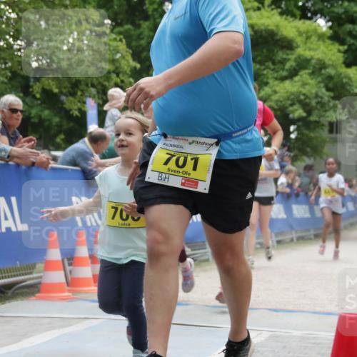 17.05.2025 - Störlauf H.Heesch http://msf.ph/oto/7901772 17.05.2025 14:15:10 Ziel 2025, 768, 70, 2025, 701 meine-sportfotos.de
