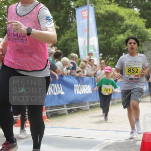 17.05.2025 - Störlauf H.Heesch http://msf.ph/oto/7901876 17.05.2025 14:16:49 Ziel 2025, 910, 761, 852 meine-sportfotos.de
