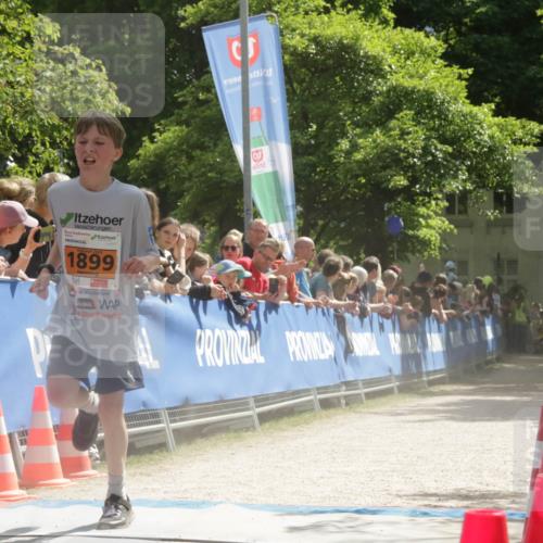 17.05.2025 - Störlauf H.Heesch http://msf.ph/oto/7906426 17.05.2025 15:27:45 Ziel 1998, 1899 meine-sportfotos.de