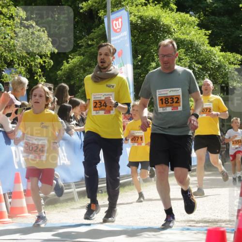 17.05.2025 - Störlauf H.Heesch http://msf.ph/oto/7906560 17.05.2025 15:28:51 Ziel 2024, 3, 992, 234, 1832, 2071, 072, 2354 meine-sportfotos.de